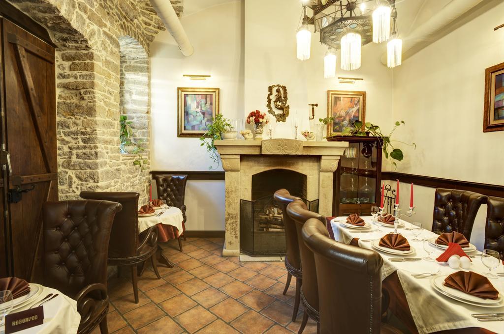 Hotel White House Veliko Tărnovo Esterno foto