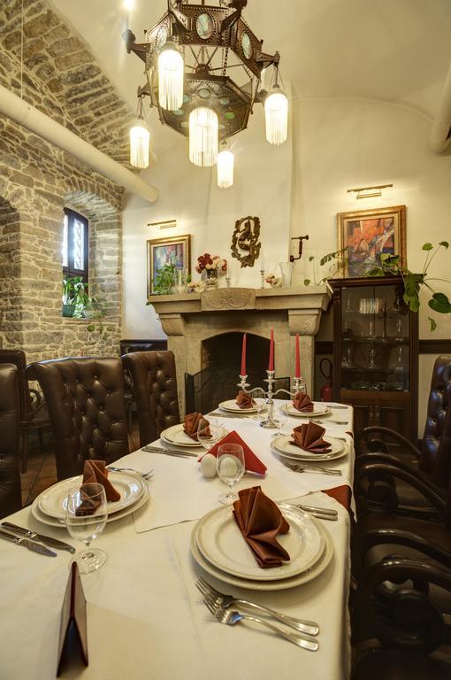 Hotel White House Veliko Tărnovo Esterno foto